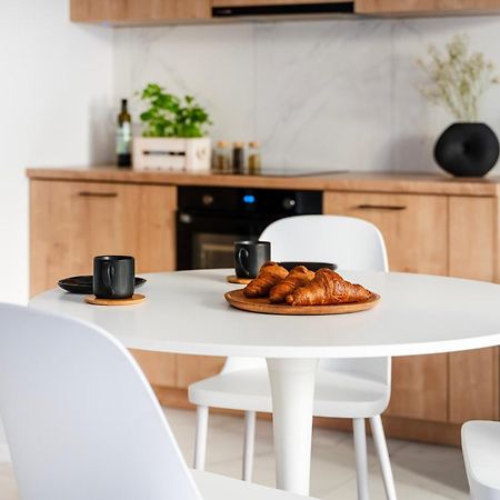Apartamenty Fuzja - Komfortowe Mieszkania Blisko Centrum Lodzi Garaz Zewnętrze zdjęcie