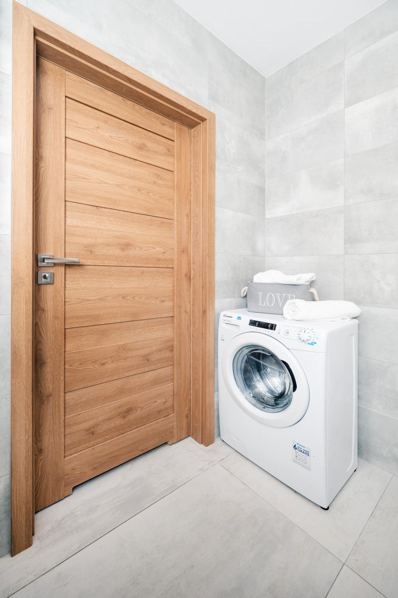 Apartamenty Fuzja - Komfortowe Mieszkania Blisko Centrum Lodzi Garaz Zewnętrze zdjęcie